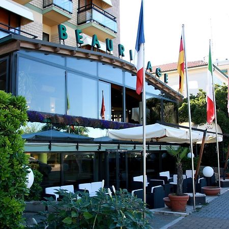 Hotel Beaurivage Fano Εξωτερικό φωτογραφία