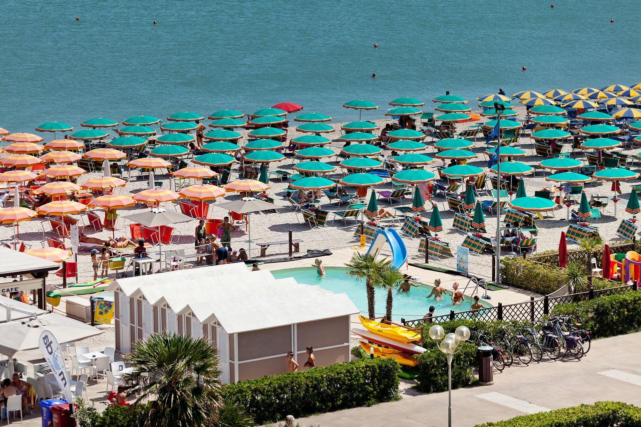 Hotel Beaurivage Fano Εξωτερικό φωτογραφία