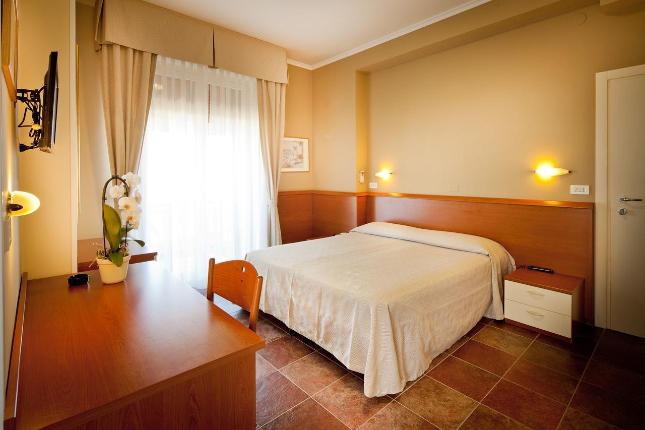 Hotel Beaurivage Fano Εξωτερικό φωτογραφία